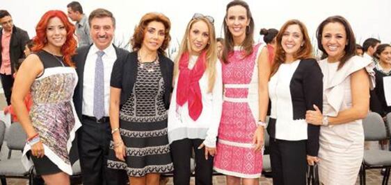 Fundación entrega becas a estudiantes