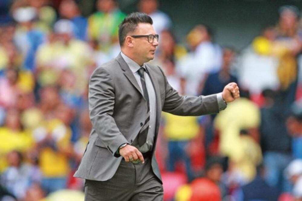 Layún es exitoso ensayo en Coapa