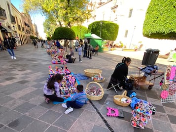 Crece el número de comerciantes ambulantes en el Centro Histórico de Querétaro