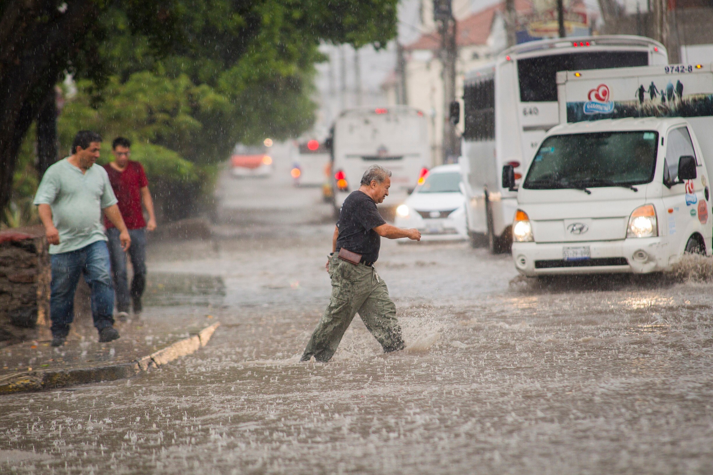 Las fuertes lluvias no han dado descanso a los capitalinos. / Foto:Demian Chávez