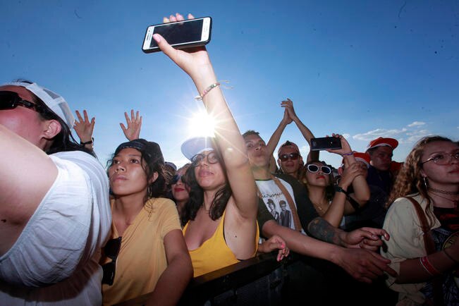 El público soportó las altas temperaturas, que llegaron hasta los 34°C, con tal de estar cerca de sus bandas favoritas
