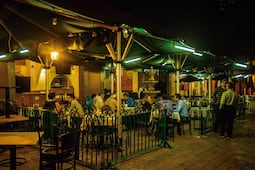 En Querétaro, cumplen 95% de antros y bares agremiados con detectores de armas