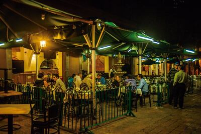 En Querétaro, cumplen 95% de antros y bares agremiados con detectores de armas