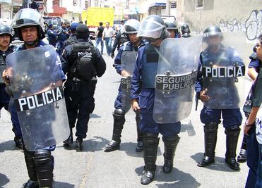 Lanzan explosivos a sede de la PGJE en Celaya; ninguno detonó