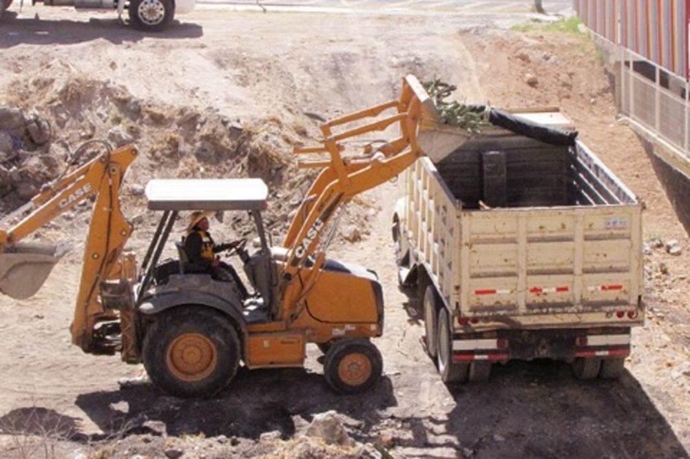 En puerta, clúster de la construcción: CMIC
