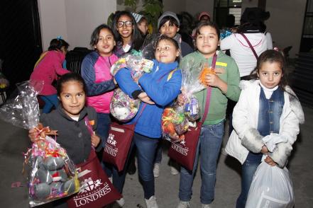 La Universidad de Londres vivió una #PosadaConCausa