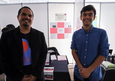 Montan laboratorio de idiomas en la UAQ