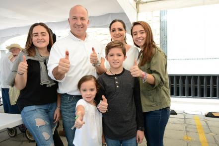 Viven ambiente democrático 