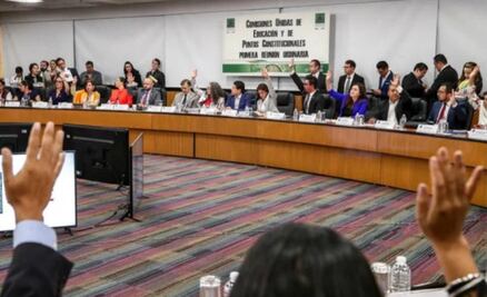 Después de una semana de bloqueos, sesionan comisiones para dictaminar Reforma Educativa