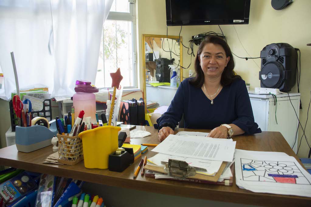 Ella es Lulú, la maestra que lleva 35 años enseñando en Querétaro