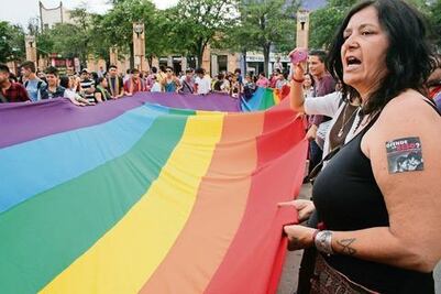 Presenta Nava reforma para matrimonios igualitarios