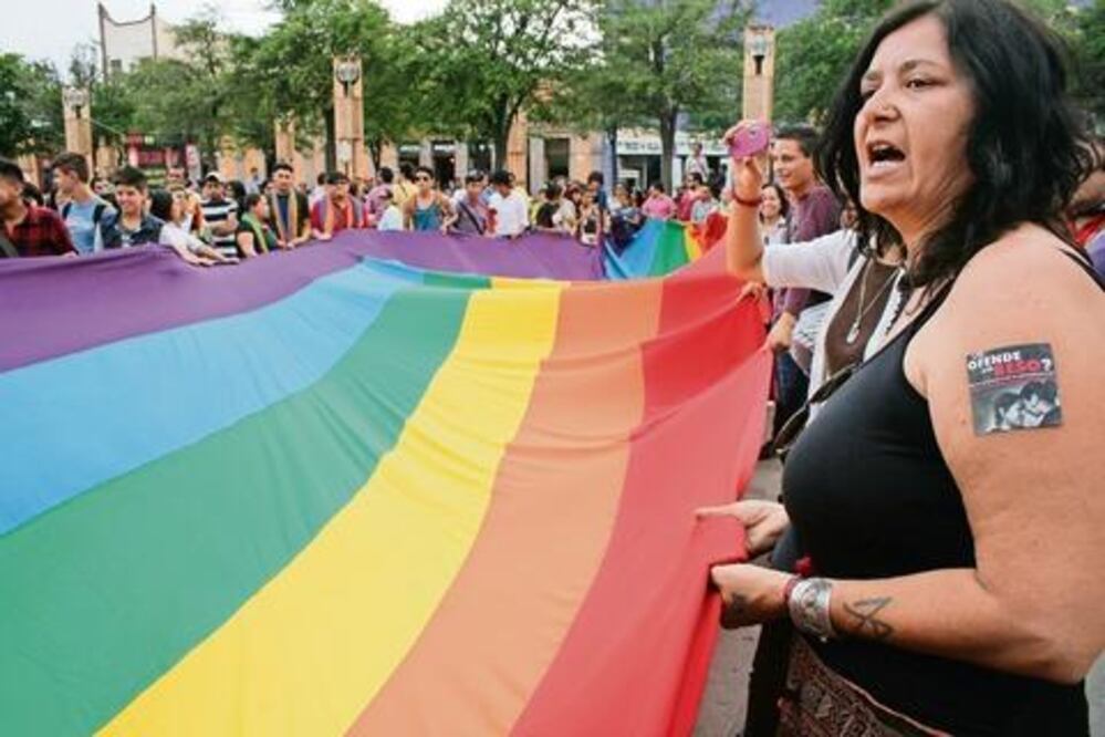 Presenta Nava reforma para matrimonios igualitarios