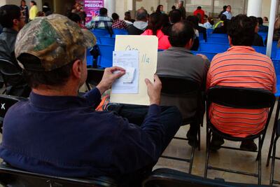 Ubican a más funcionarios que deben el predial