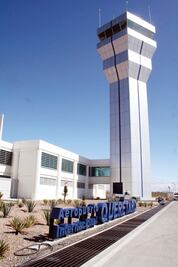 Espera AIQ 25 mil pasajeros en S. Santa