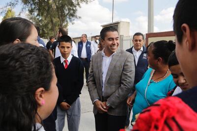 Roberto Sosa promete arcotecho a comunidad El Jaral