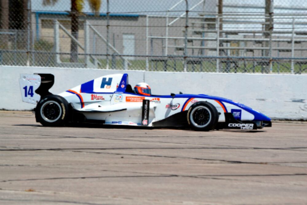 Sergio Muñoz comienza el año en Miami con LATAM