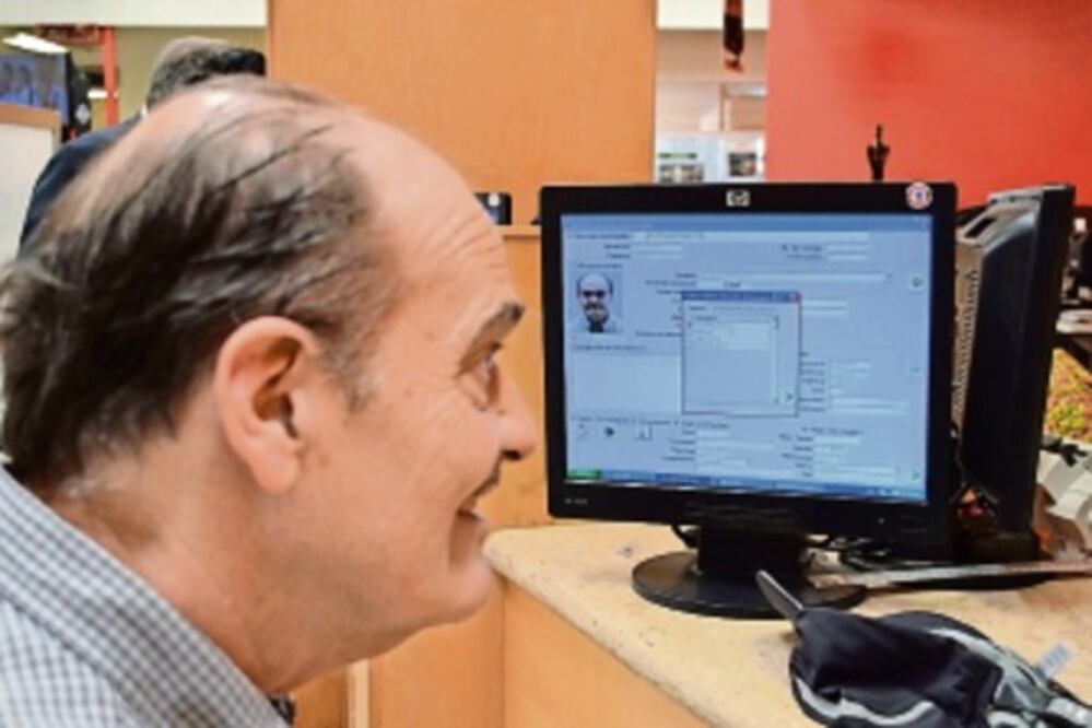 Perciben tardanzas en el trámite de licencias