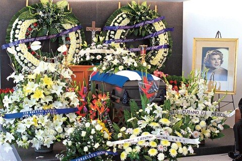 Flores y alegría cubana para Ninón