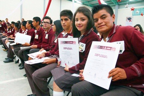 Cobaq otorga becas a más de 22 mil