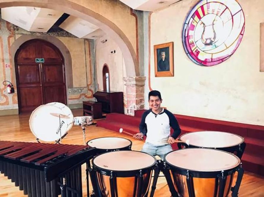 Eduardo Reséndiz Luna se integra a la sección de percusiones de la Orquesta Sinfónica Infantil de México. / Foto: Cortesía