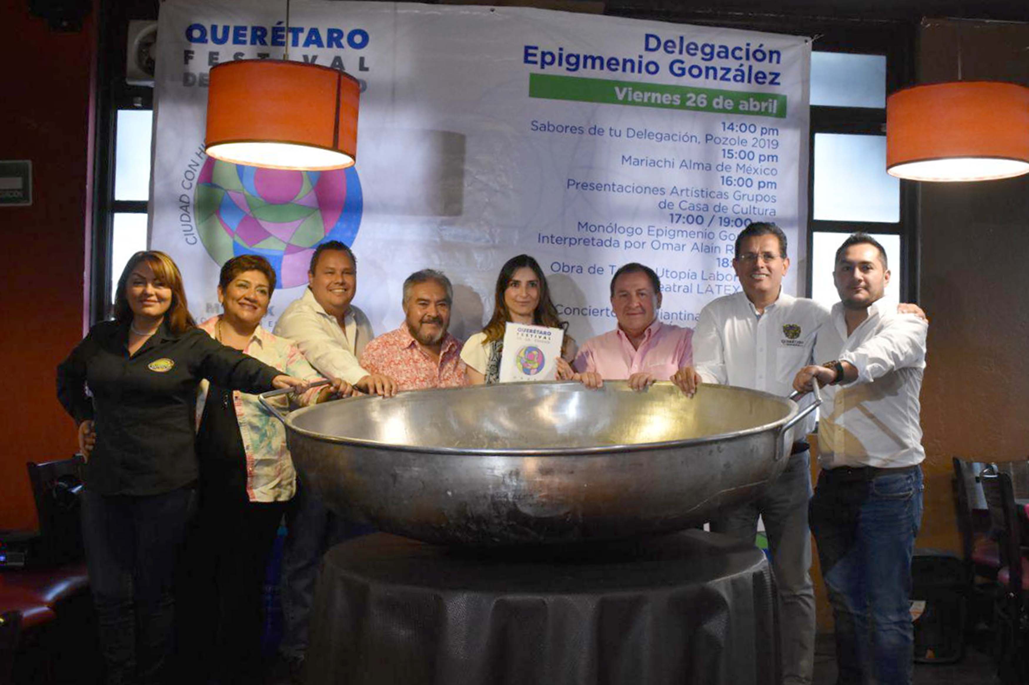 Promocionan pozole en el festival Maxei