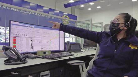 Karen Jessica, una mujer valiente gestionando las emergencias de Querétaro 
