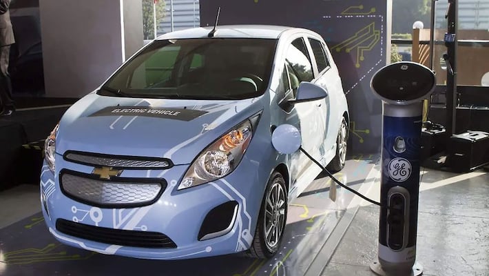 Crece en Querétaro mercado de autos híbridos y eléctricos