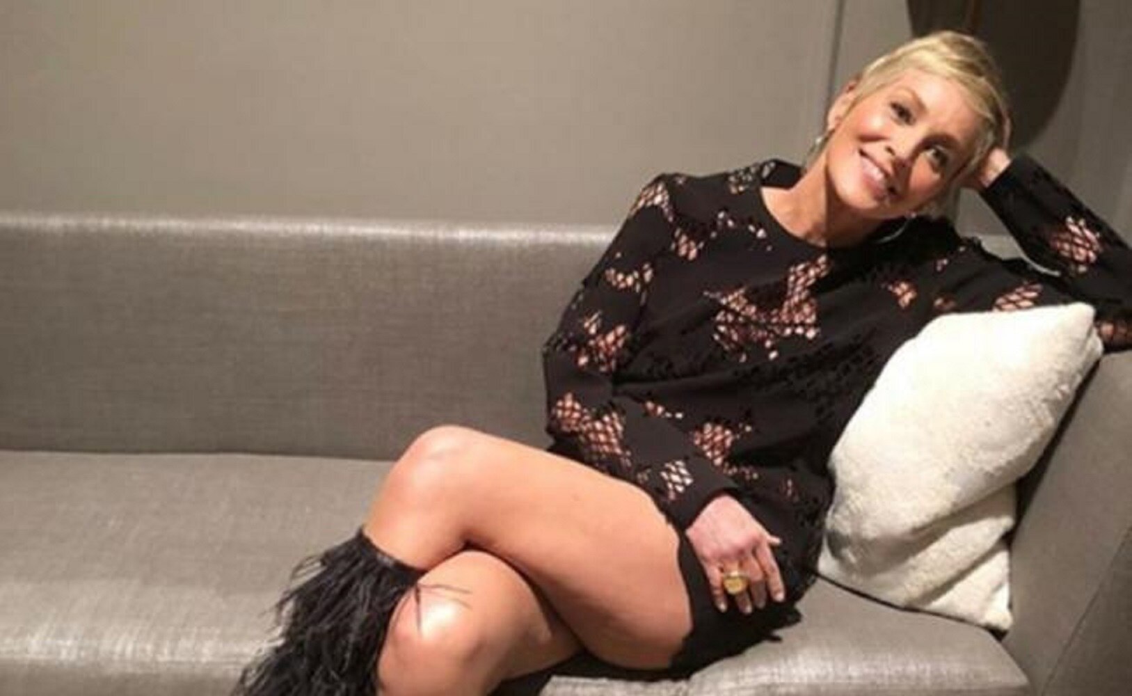 Sharon Stone luce su figura a los 60 años