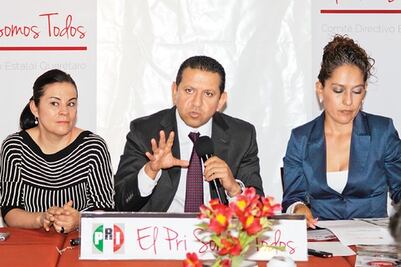 PRI y PAN difieren sobre informes 