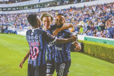 Gallos Blancos reacciona y triunfa en casa