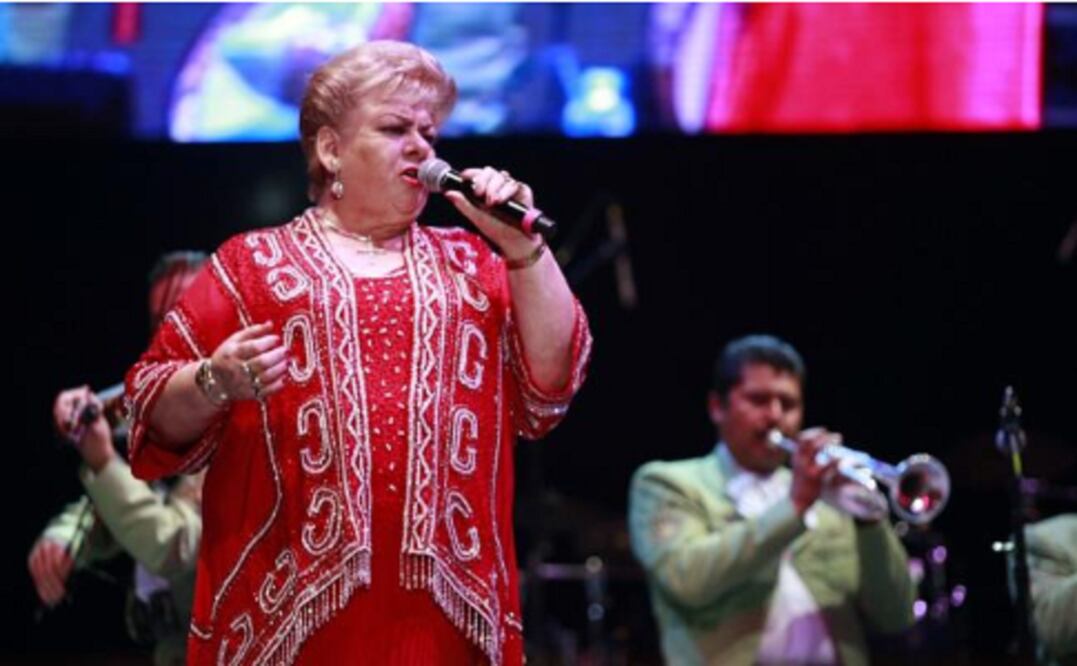 Paquita la del Barrio interpreta temas como "Rata de dos patas" y "Me saludas a la tuya", de Manuel Toscano. Foto: Archivo EL UNIVERSAL