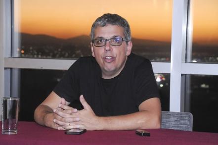 “El reggaetón es música con valores muy discutibles”: Pedro Guerra