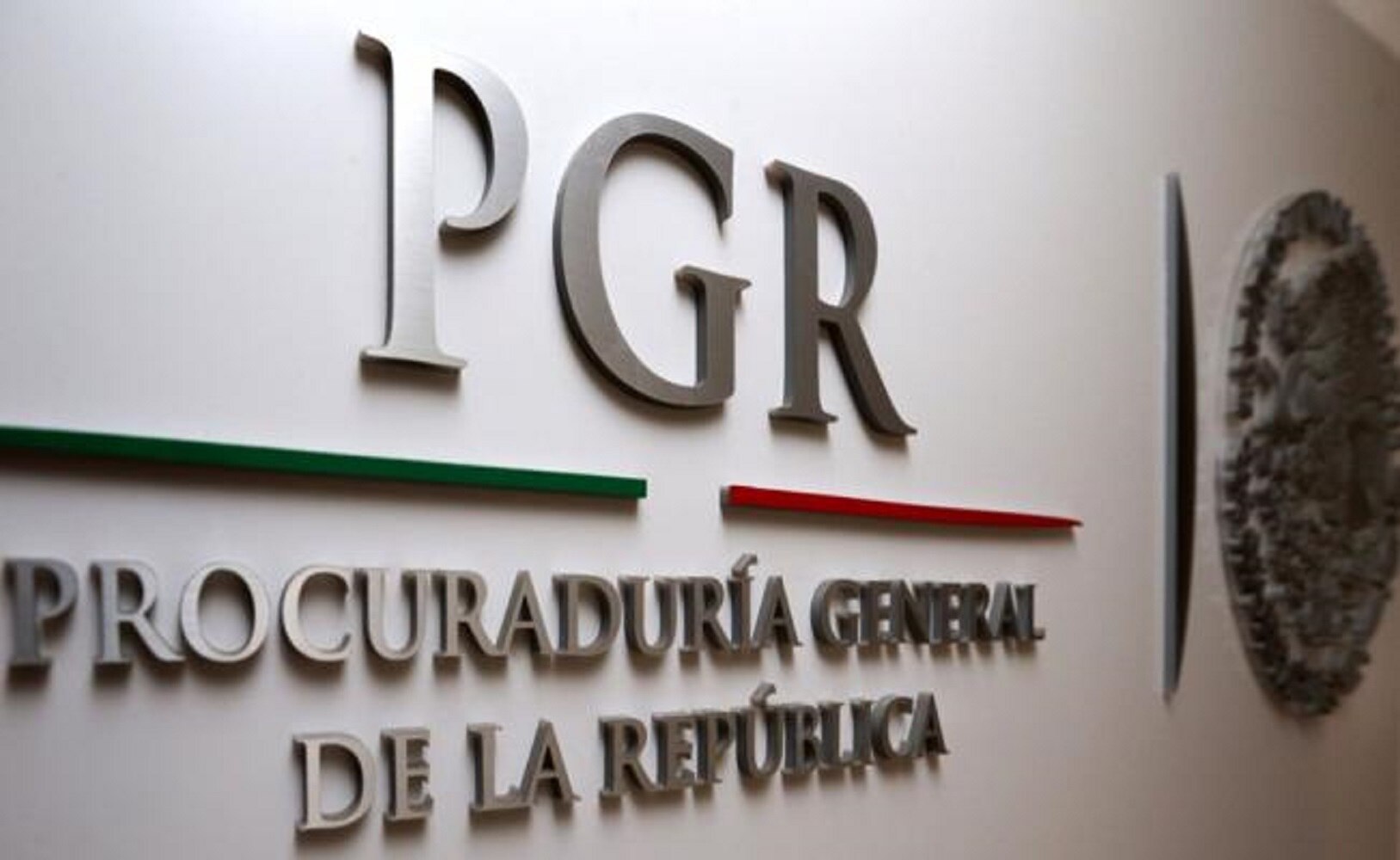 PGR detiene a presunto extorsionador con fines de extradición a EU