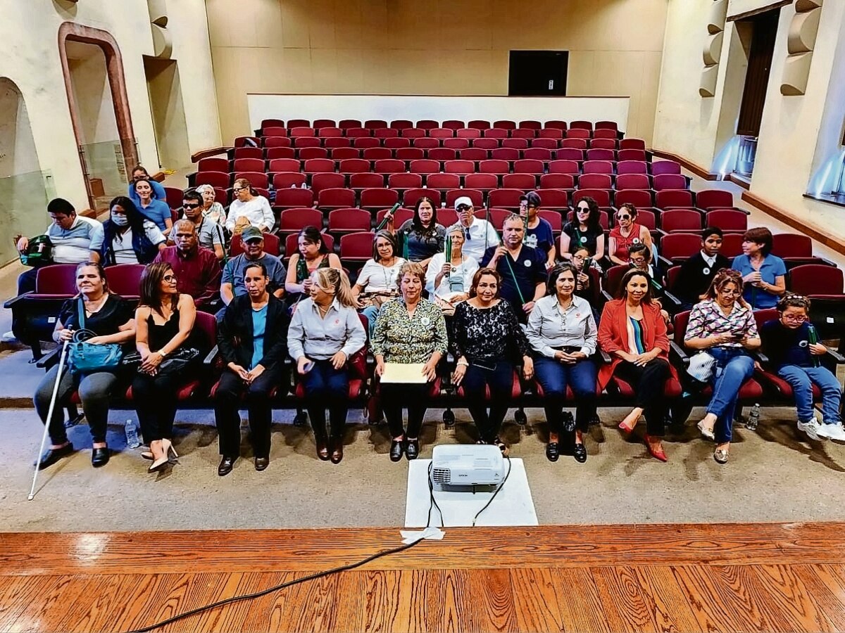 “Es necesario dar a conocer el uso del bastón verde”