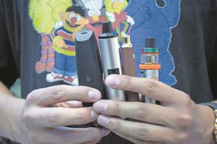 "La gente no va a dejar el vicio, hay que regularlo"