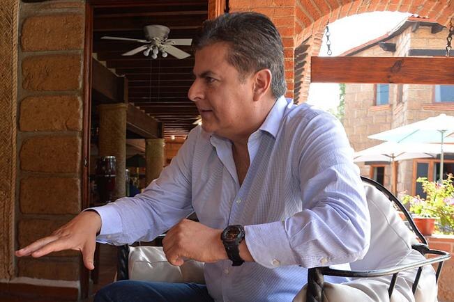 “Yo represento a la sociedad, no a un partido político”: Mejía Lira