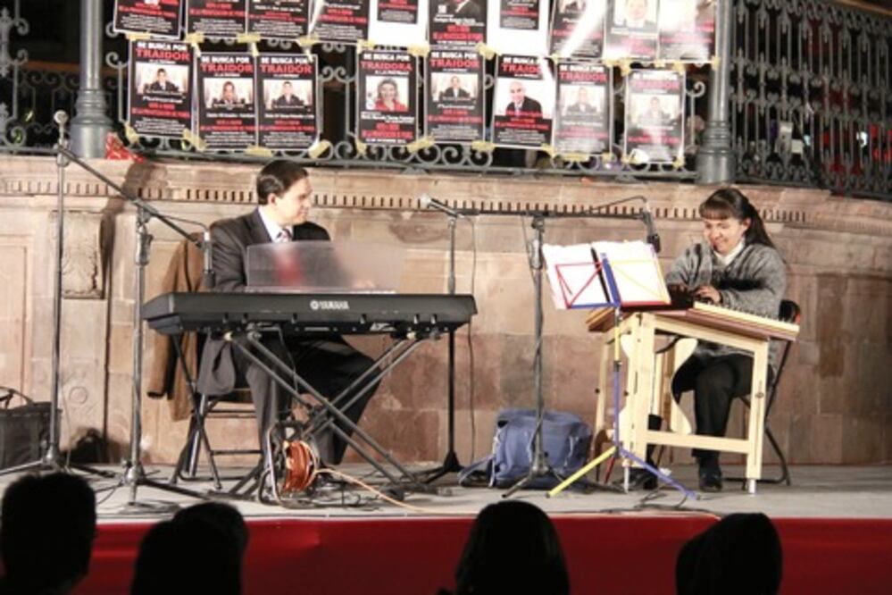 Dueto le canta a la Navidad