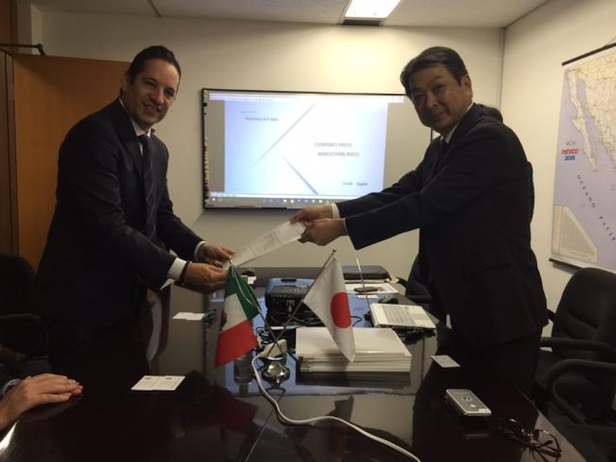 Durante su gira de trabajo por Japón, el gobernador Francisco Domínguez Servién se reúne con empresarios y concreta proyectos para el estado (ESPECIAL)