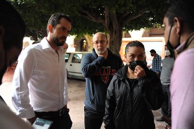 Disparan, lanzan piedras y palos a equipo de candidata del PRI, denuncian