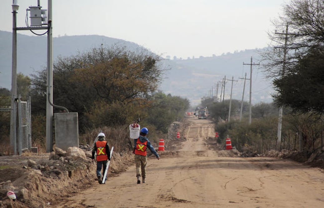 Este año se han rehabilitado 175 kilómetros de carreteras y con la estrategia Conectando Querétaro, se ha logrado la integración de más de 206 comunidades serranas gracias a una inversión de 267 millones de pesos. (ARCHIVO. EL UNIVERSAL)