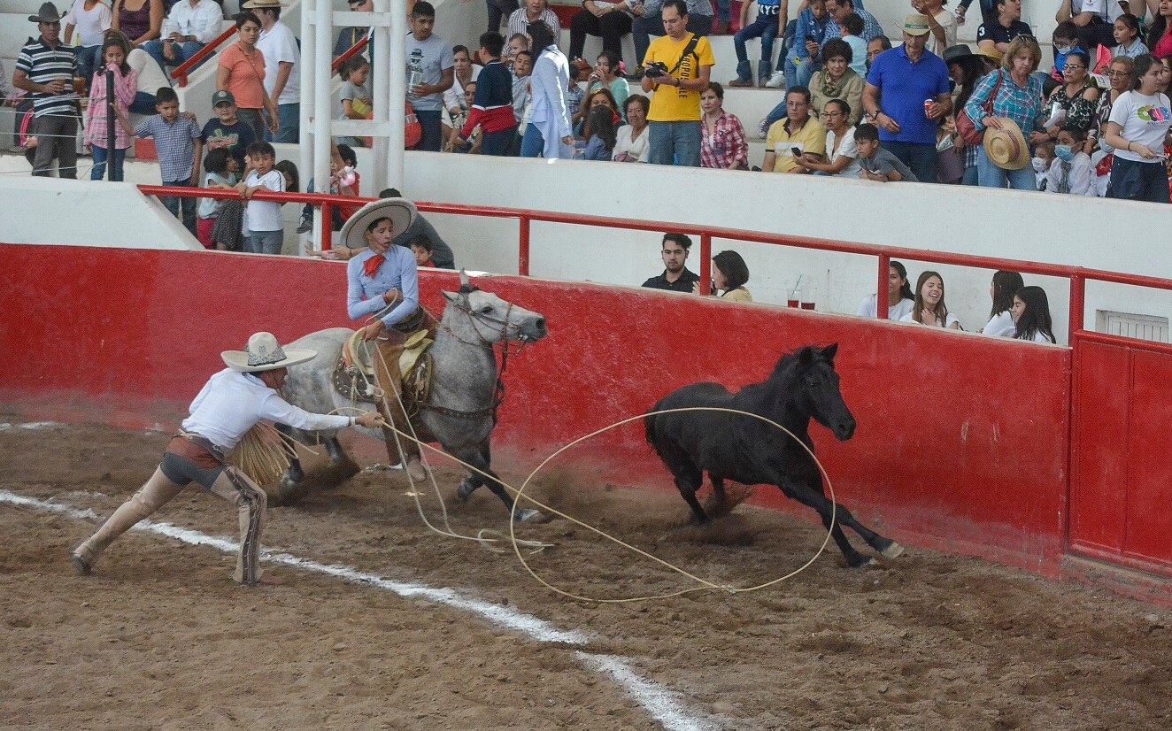 Charreada a favor de la vida