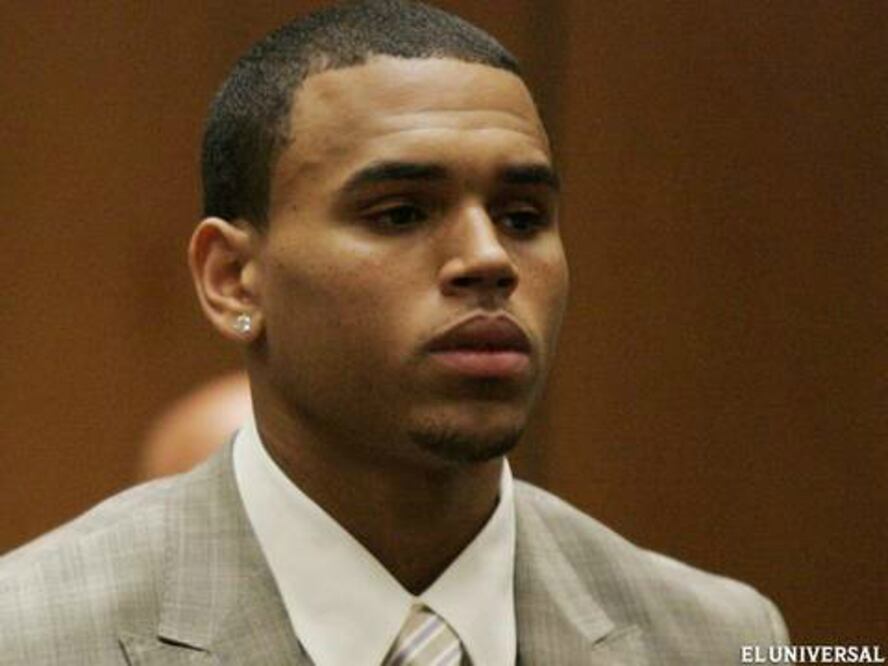 Chris Brown pasa 45 minutos en prisión