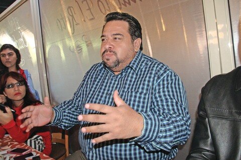 Denuncian engaños de "funcionarios"