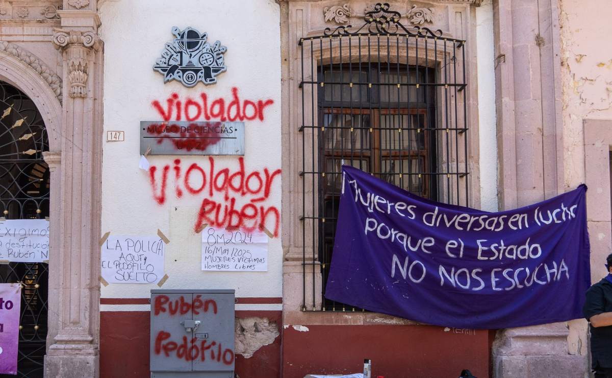 Dan 4 años de prisión a rector de Universidad de Zacatecas acusado de abuso sexual de niña, pero sale bajo fianza; feministas protestan