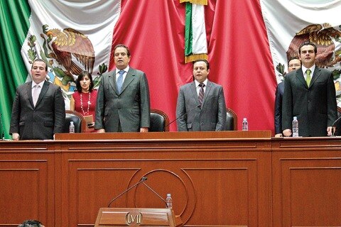 Alistan segundo informe de labores en Congreso