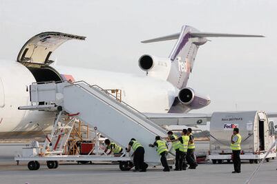 Llama Salas a extender inversiones hacia Cuba