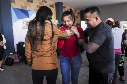 Instruyen a mujeres para defenderse de agresiones 