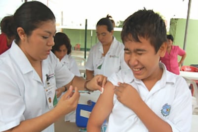 Inicia vacunación contra influenza AH1N1