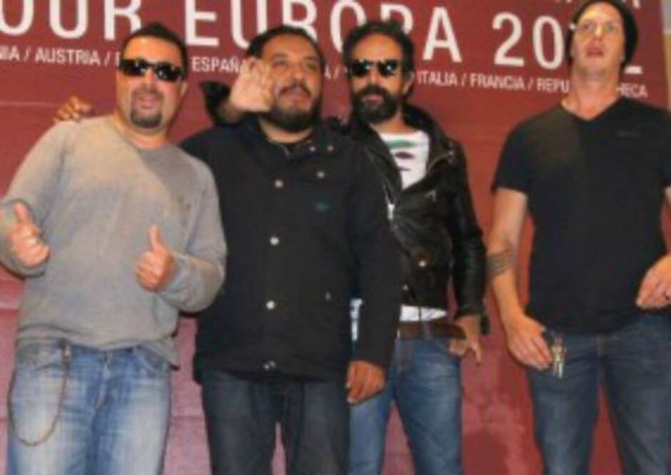 Molotov cede y mutila polémico tema