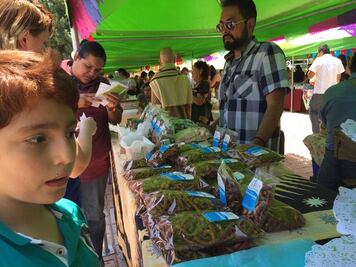 Mercado universitario celebra su cuarto aniversario 